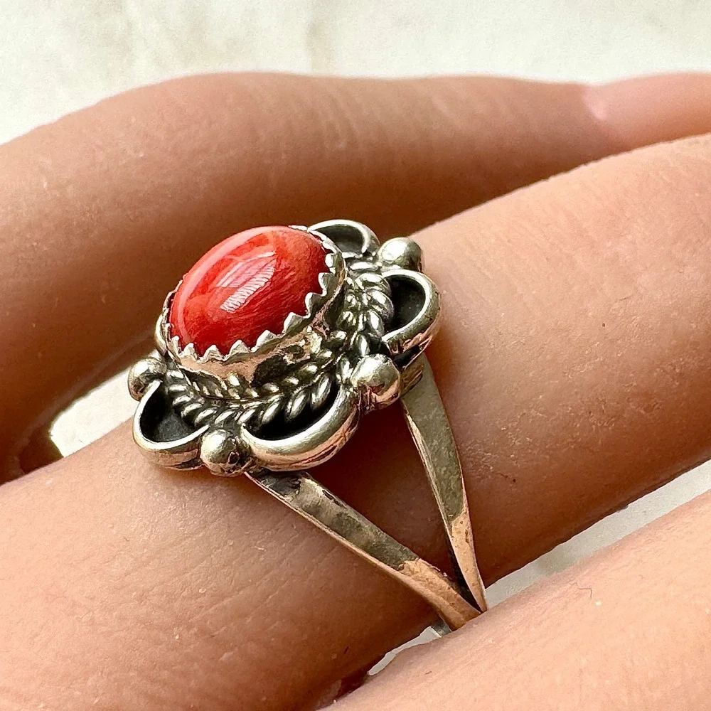 Navajo Flower Ring Red Spiny Oyster Sz 8 Sterling Silver Scalloped Native Amer
